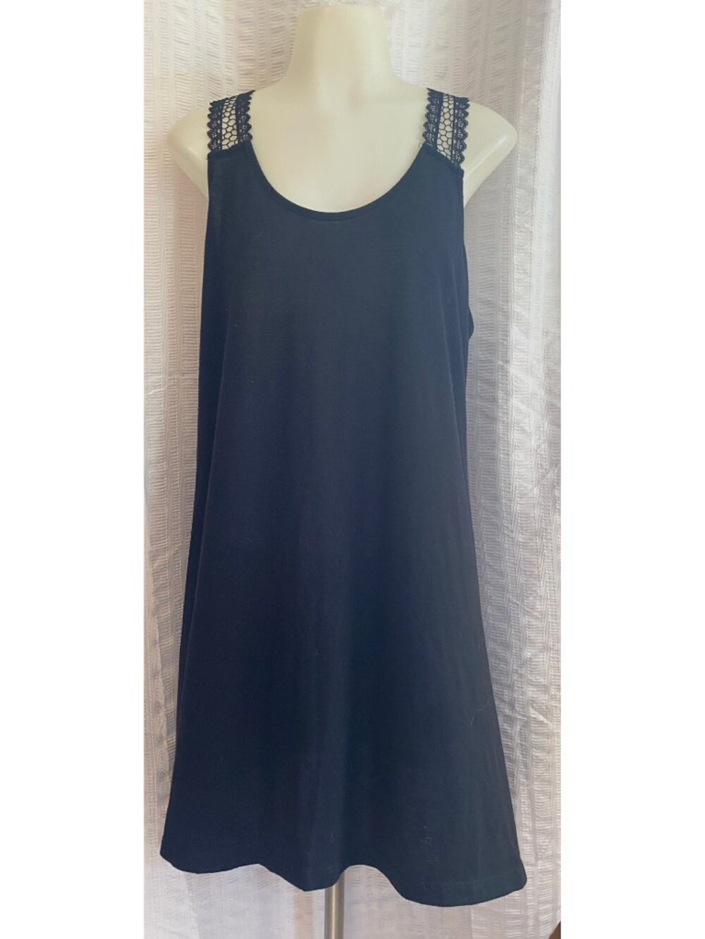 J Valdi Black Lace Yoke Sleeveless Dress